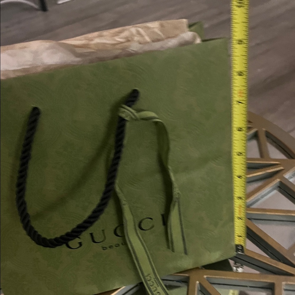 Gucci Beauty Olive Green Gift Bag with Ribbon - Picture 6 of 9